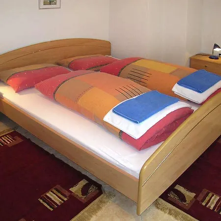 Yellowhouse * Kastel