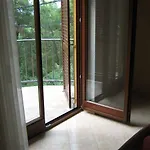Yellowhouse * Kaštel