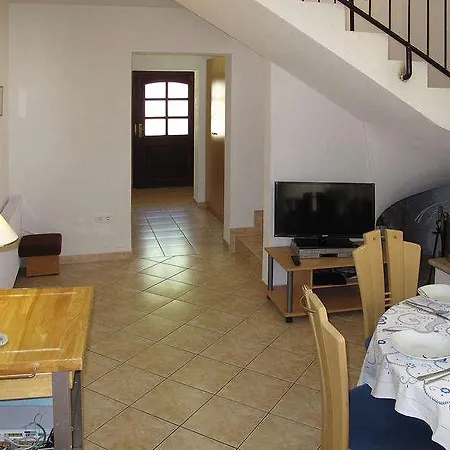 Ferienhaus Yellowhouse Kaštel